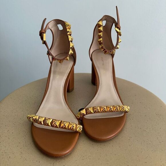 Stuart Weitzman Women’s Rosemarie Studded Leather Sandals - Picture 3 of 10